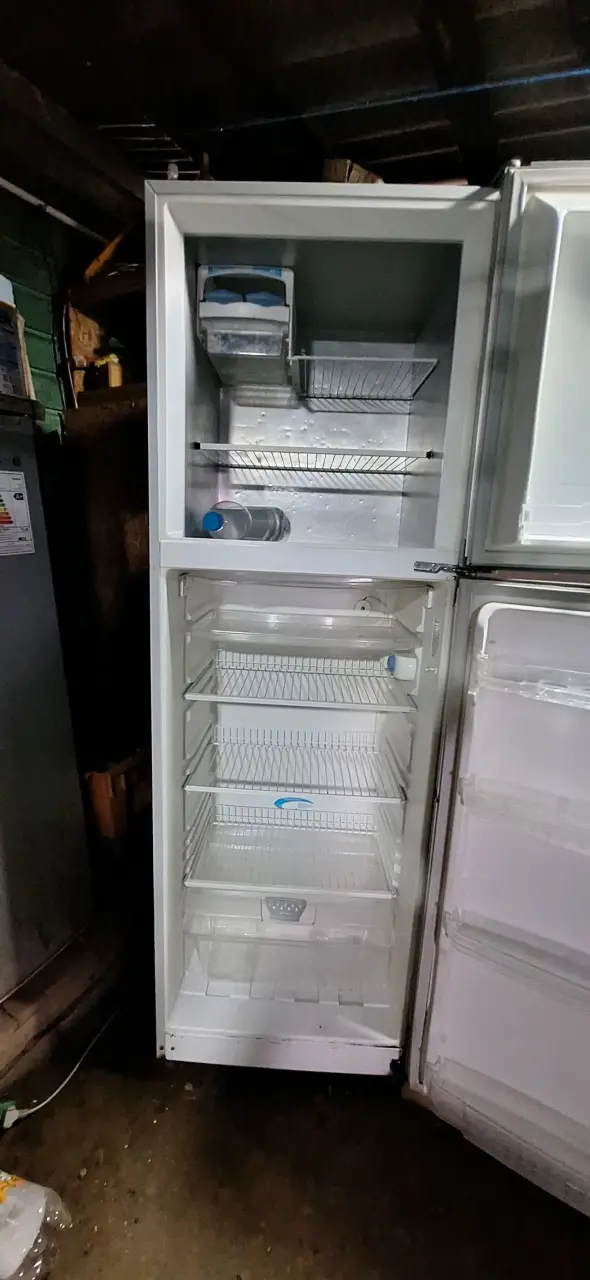 Se vende  Refrigerador  y estufa eltrica - 2