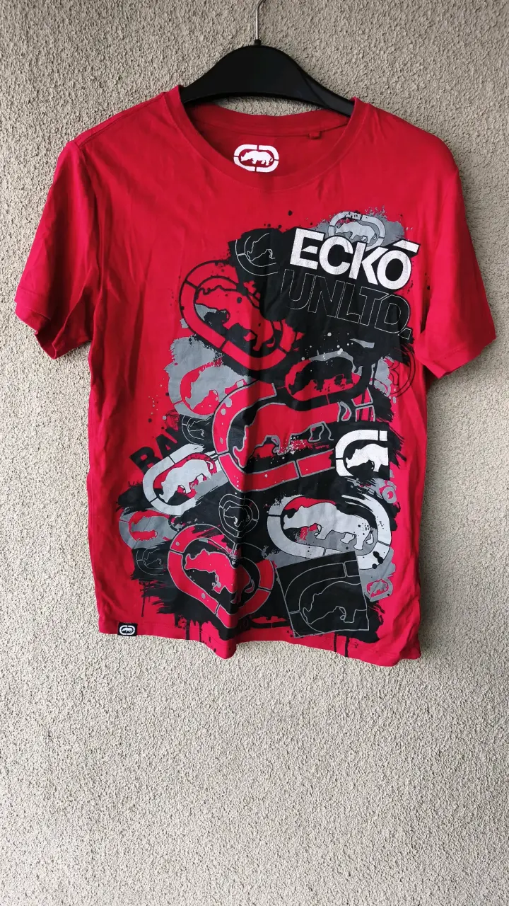 Polera roja Ecko Unltd estampada