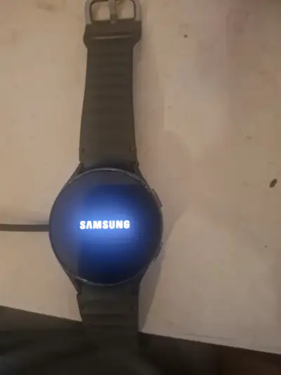 Reloj inteligente Samsung - miniatura 1