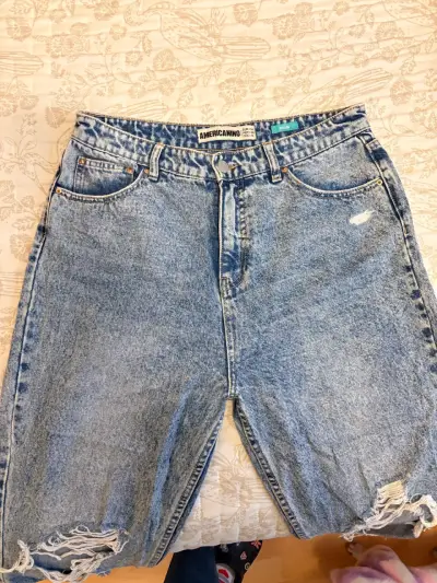 Jeans mom desgastados azul claro - miniatura 2