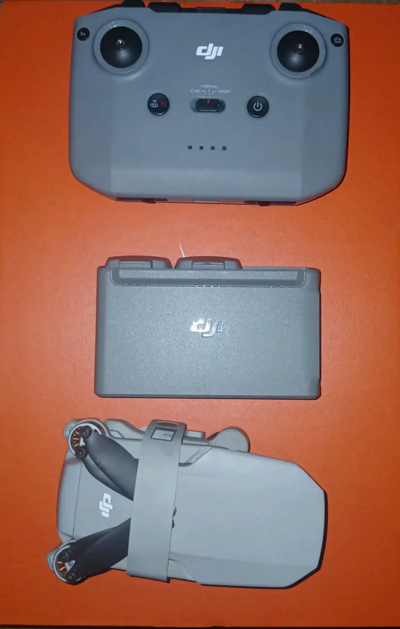DJI Mini 2 SE Fly More Combo - 3
