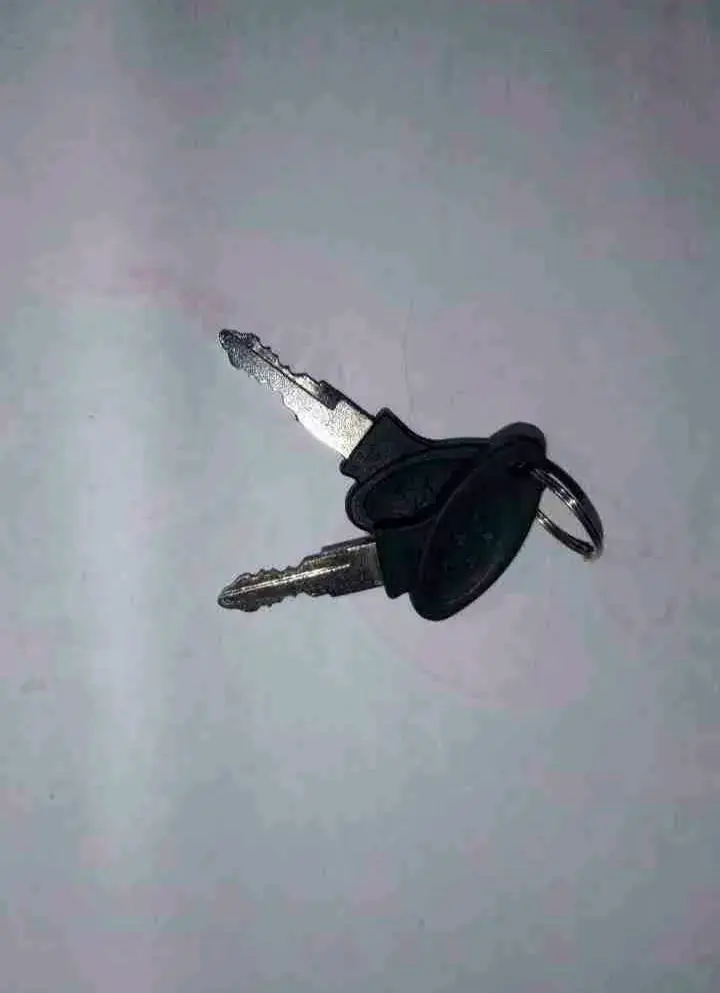 Scooter eléctrico negro con muy poco uso - 4