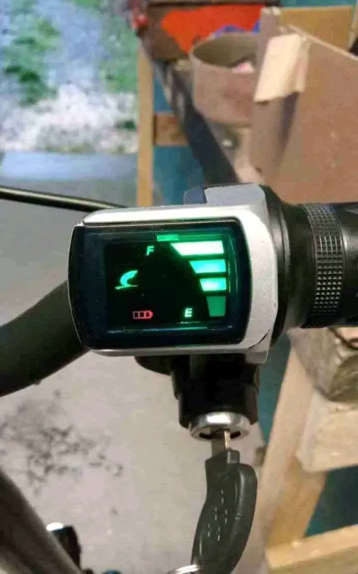 Scooter eléctrico negro con muy poco uso - 6