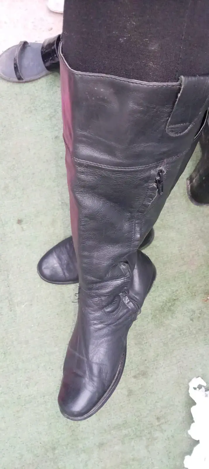 Botas de cuero color negro número 38 - 1