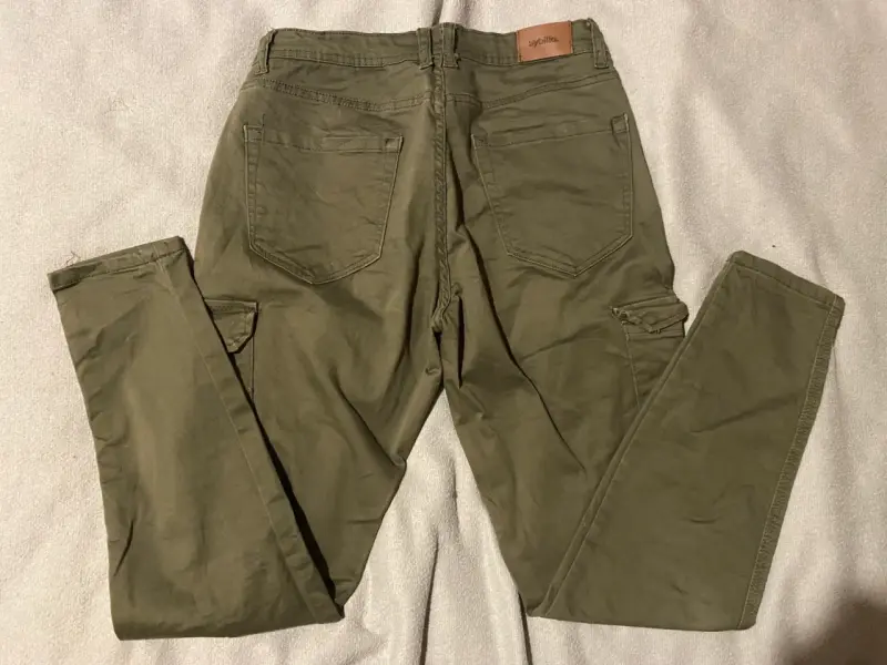 Pantalones cargo verde olivo - 2