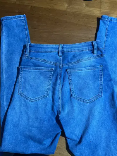 Jeans azul clásico - miniatura 2