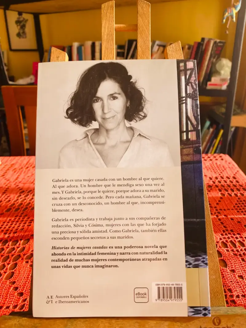 Libro 'Historias de Mujeres Casadas' - 2