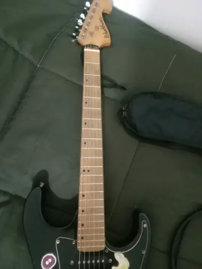 Guitarra eléctrica Washburn - miniatura 1