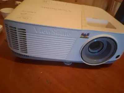 Proyector ViewSonic DLP usado - miniatura 1