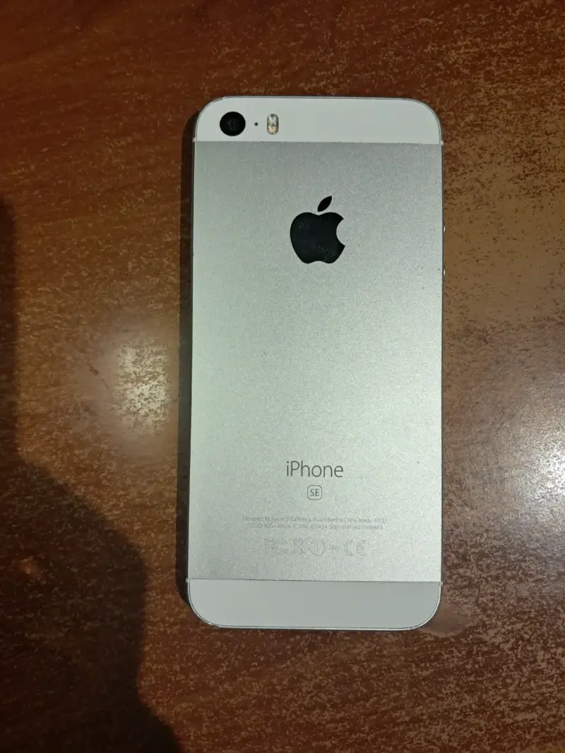 iPhone SE 1ra generación - 2