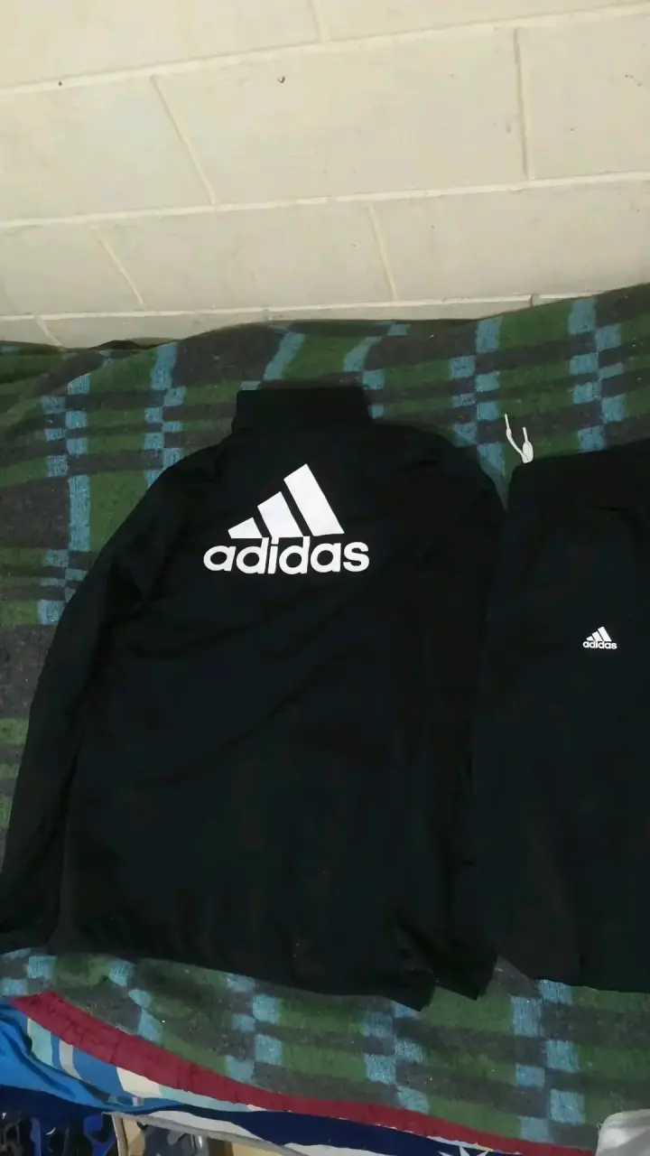 Conjunto deportivo negro Adidas - 1