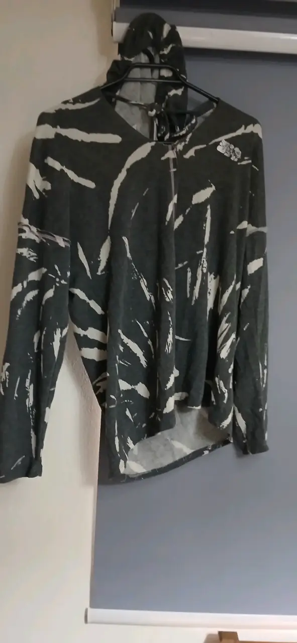 Polerón camuflado con capucha - 2