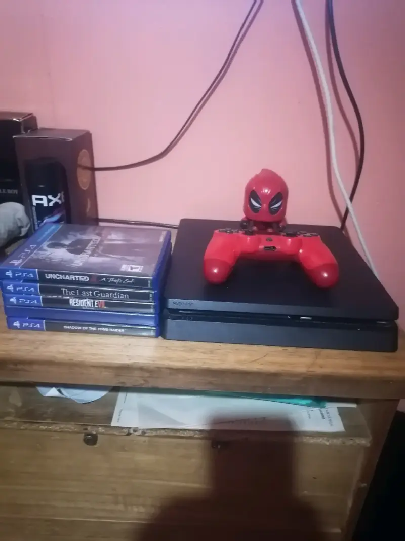 Play 4 1tera con 6 juego físico 5 juego digitales - 1