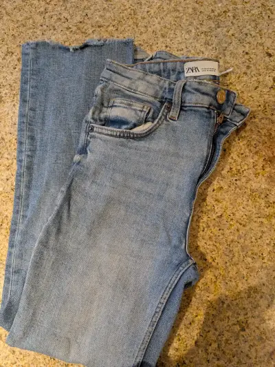 Jeans desgastados azul claro - miniatura 3