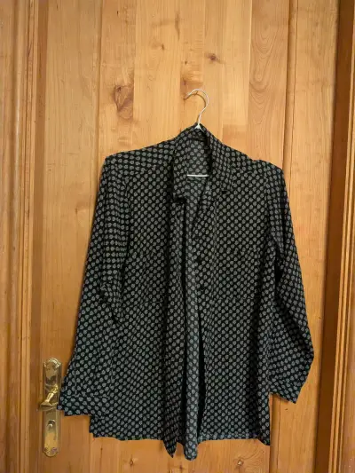 Blusa negra estampada Zara Basic - miniatura 2