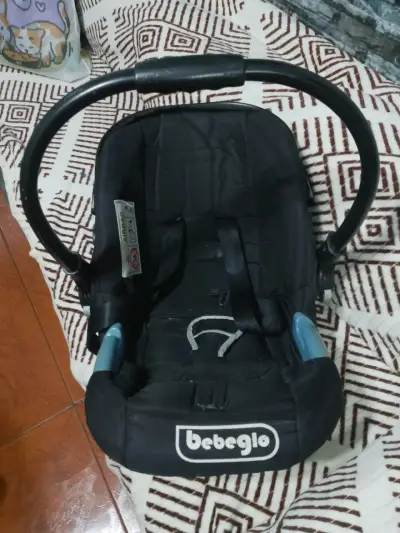 Silla de auto Bebeglo negra - miniatura 2