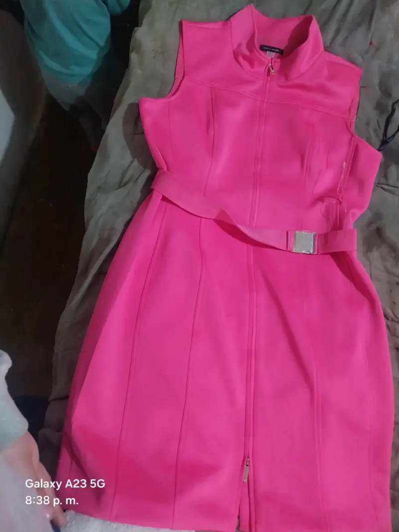 Vestido sin mangas rosa brillante - 1