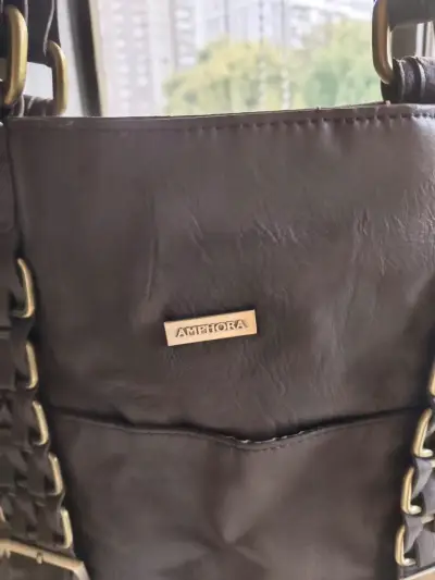 Cartera marrón con hebillas - miniatura 3