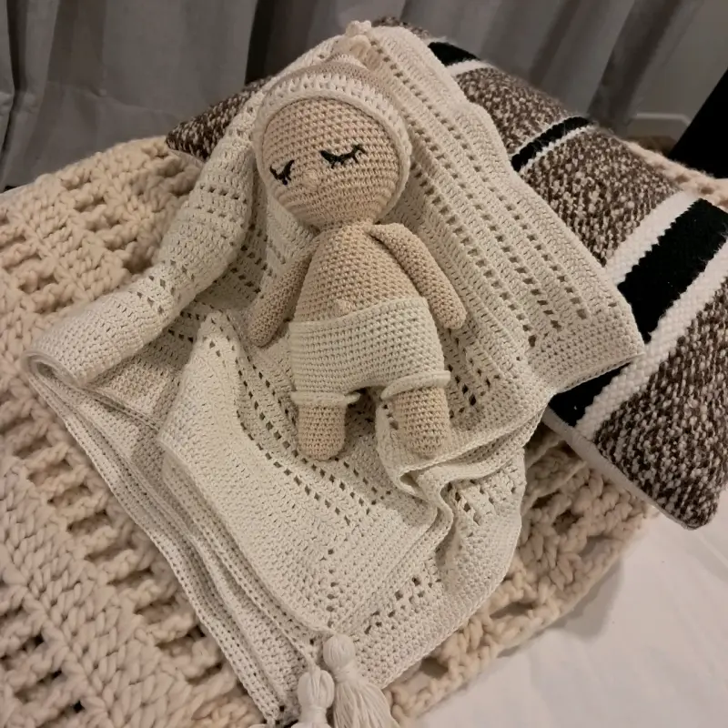 Manta tejida con pompones beige - 6