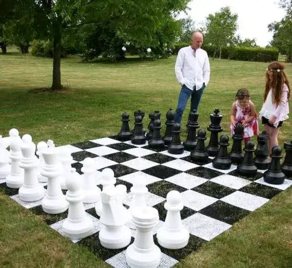 Ajedrez gigante de jardín