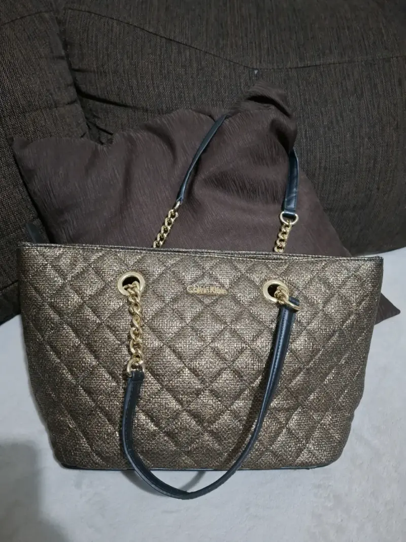 Cartera Calvin Klein metálica - 3