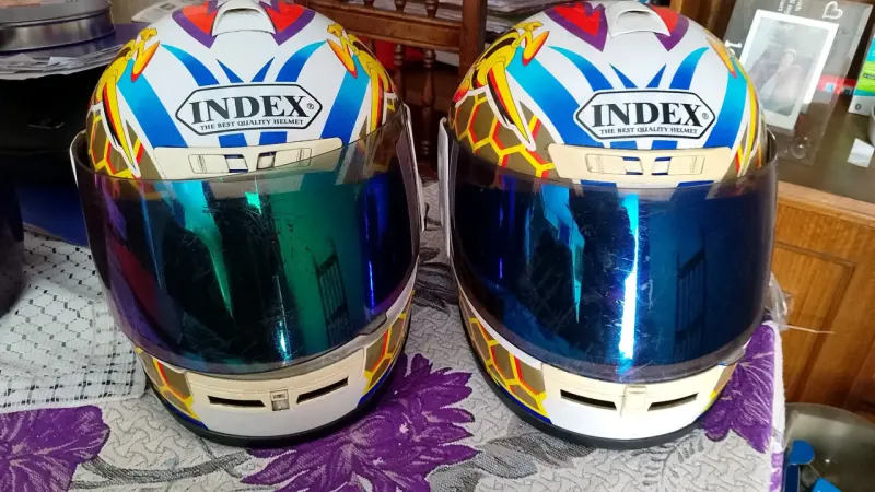 Cascos de moto con diseño gráfico - 5