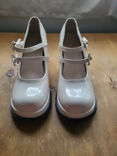 Zapatos de charol blanco - miniatura 1