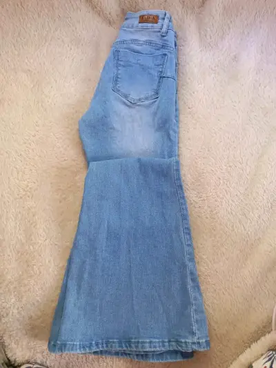 Jeans azul claro acampanado - miniatura 1