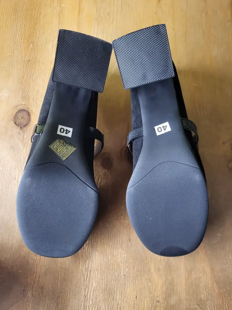 Zapatos de tacón negro con lazo - 3