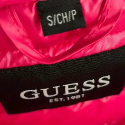 Chaqueta Guess acolchada rosa - miniatura 3