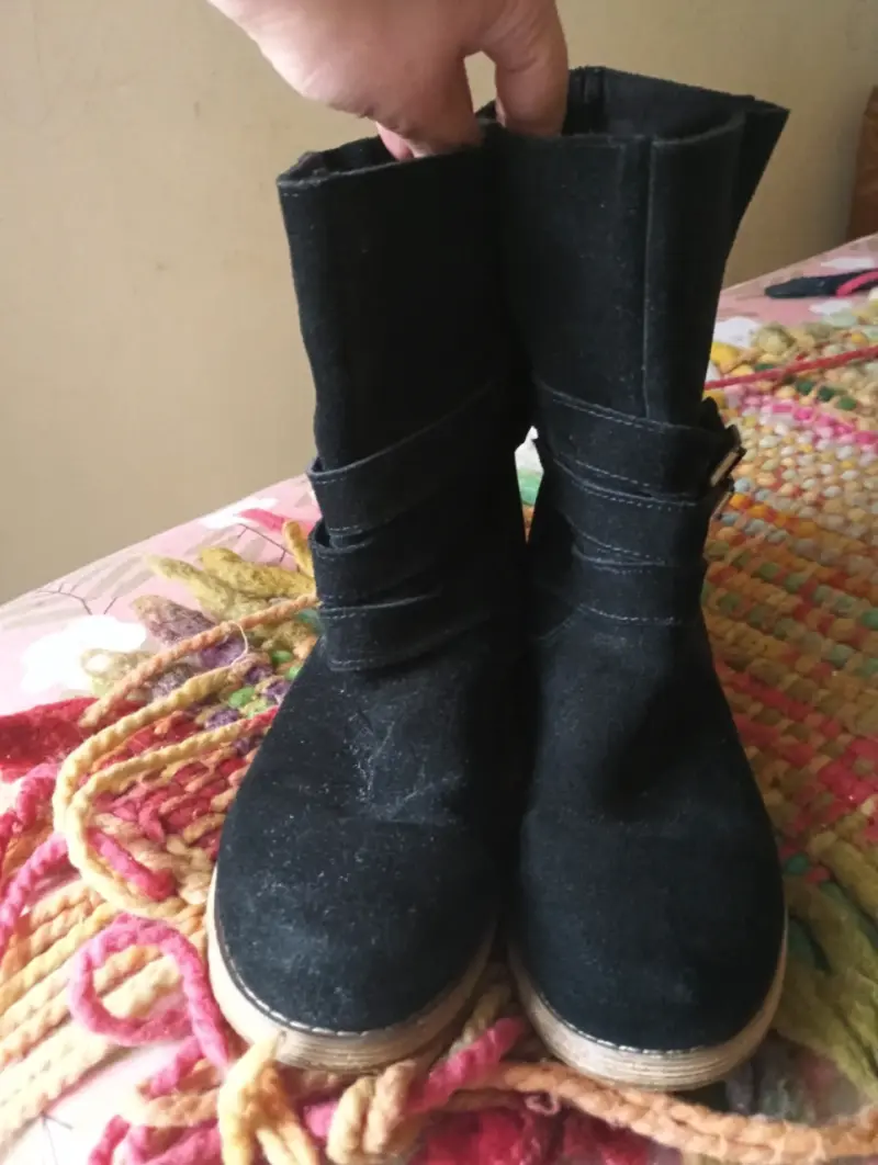 Botines negros con hebillas - 2
