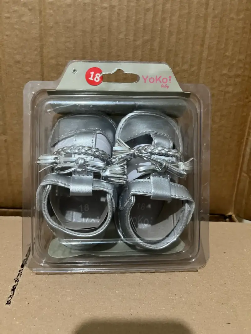 Zapatos bebé plateados YoKo