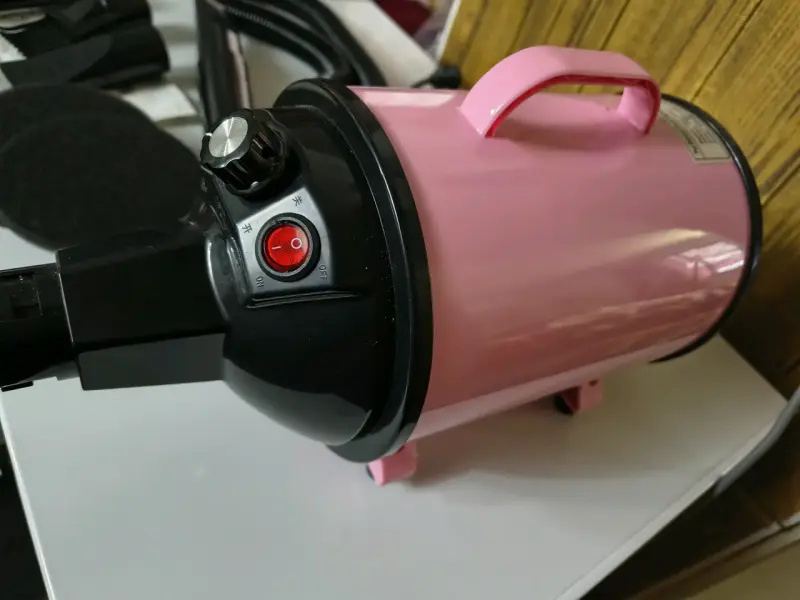 Secador de pelo profesional rosa - 1