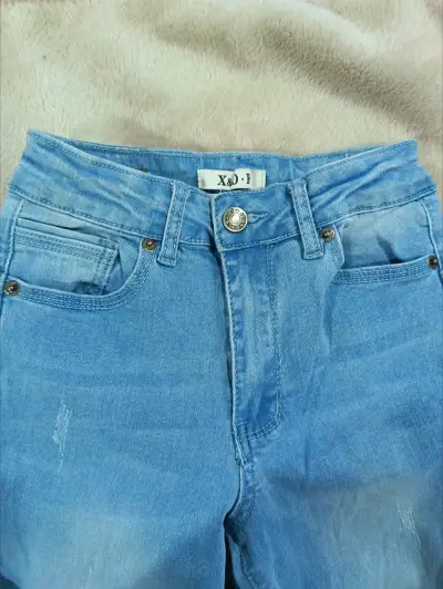 Jeans azul claro acampanado - miniatura 2