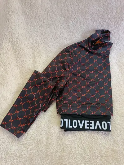 Polera deportiva estampada - miniatura 1