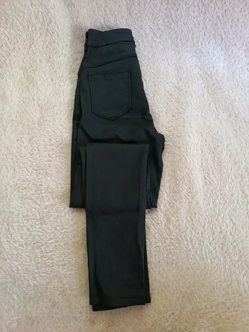 Pantalones negros clásicos - 1
