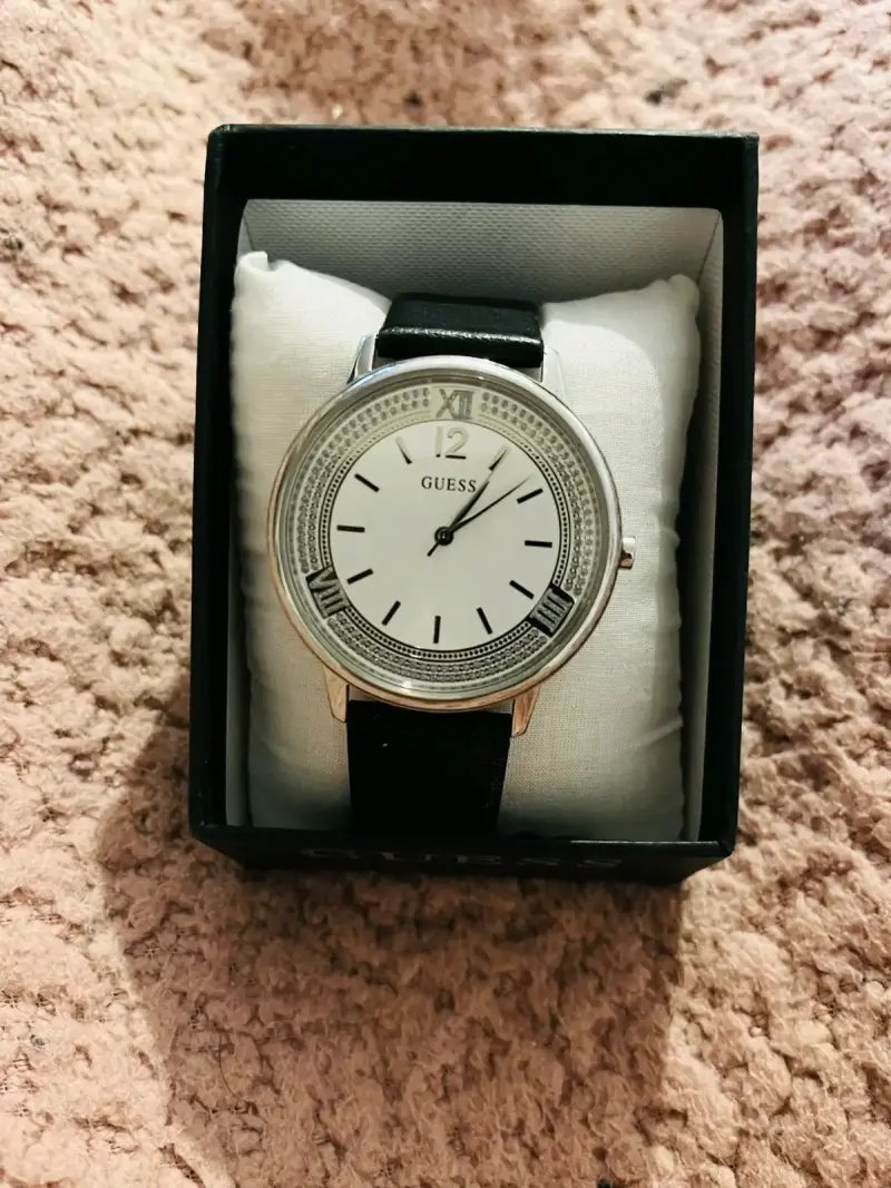 Reloj de pulsera dorado - 3