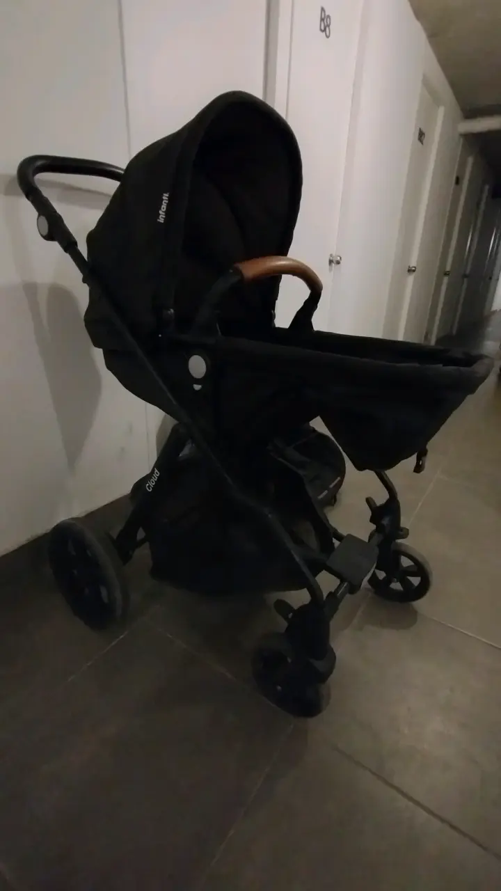 Coche de paseo negro con silla - 2