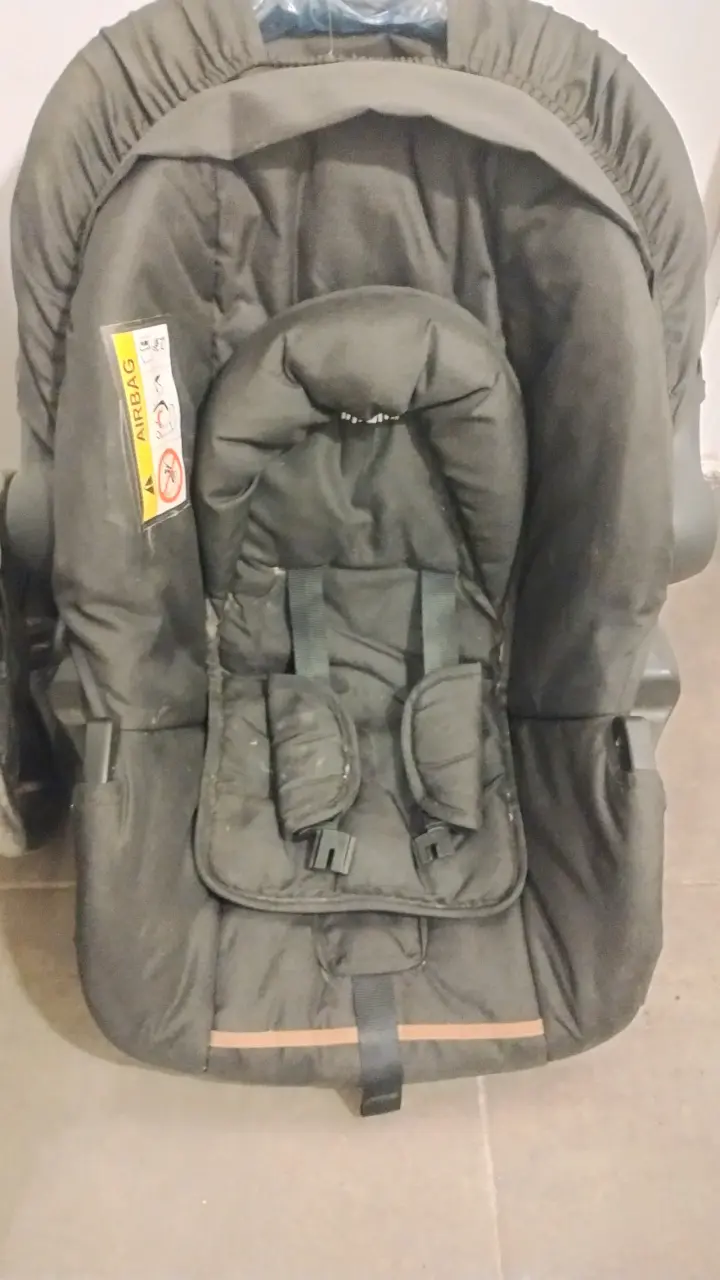 Coche de paseo negro con silla - 3