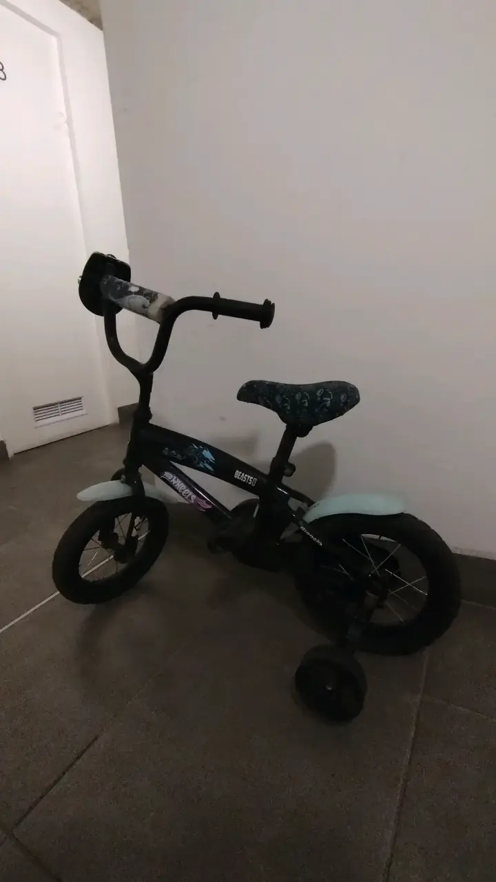 Bicicleta infantil negra Hot Wheels - 3