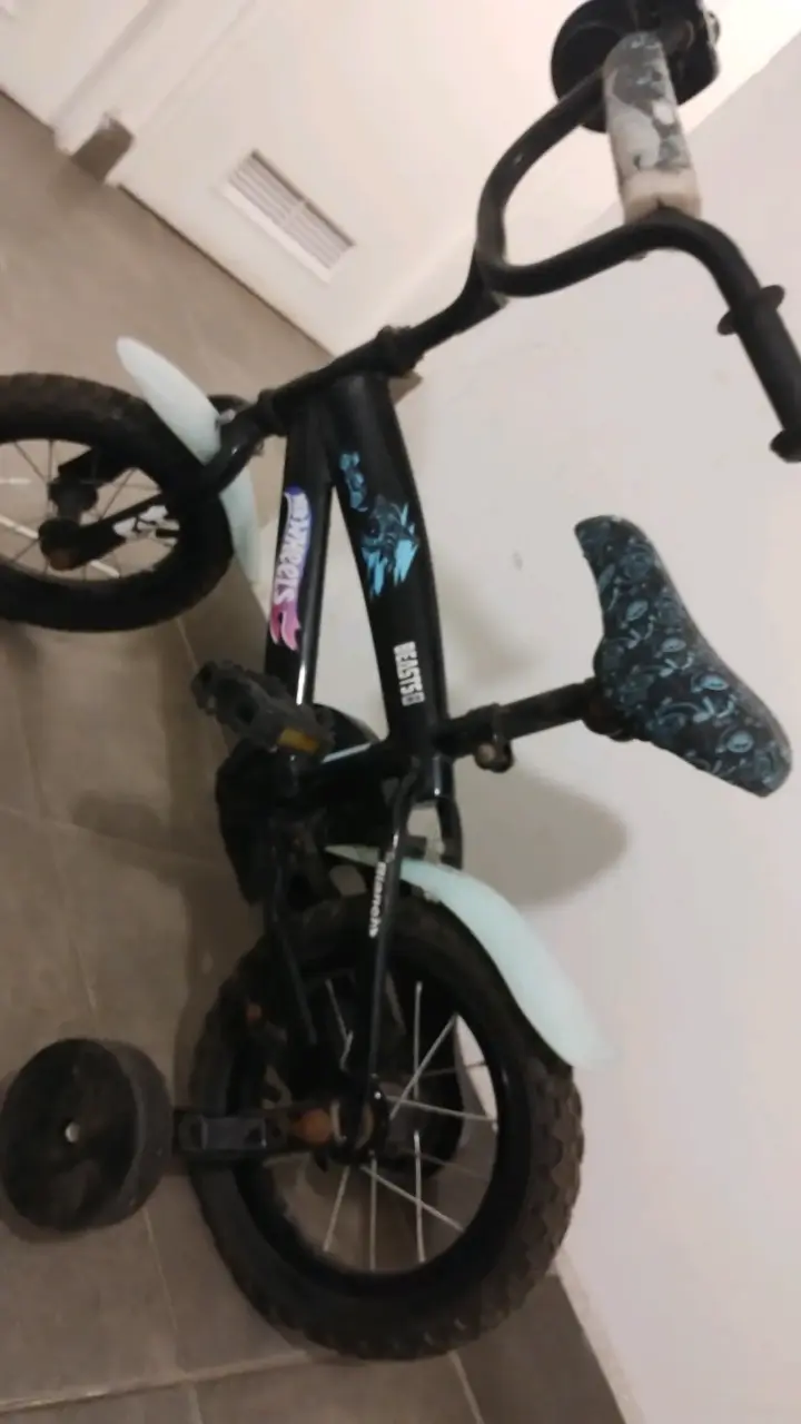 Bicicleta infantil negra Hot Wheels - 4