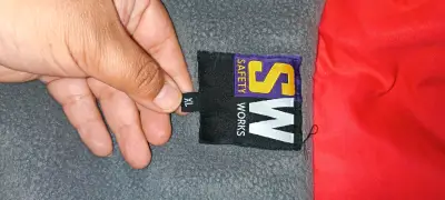 Chaqueta reflectante roja - miniatura 3