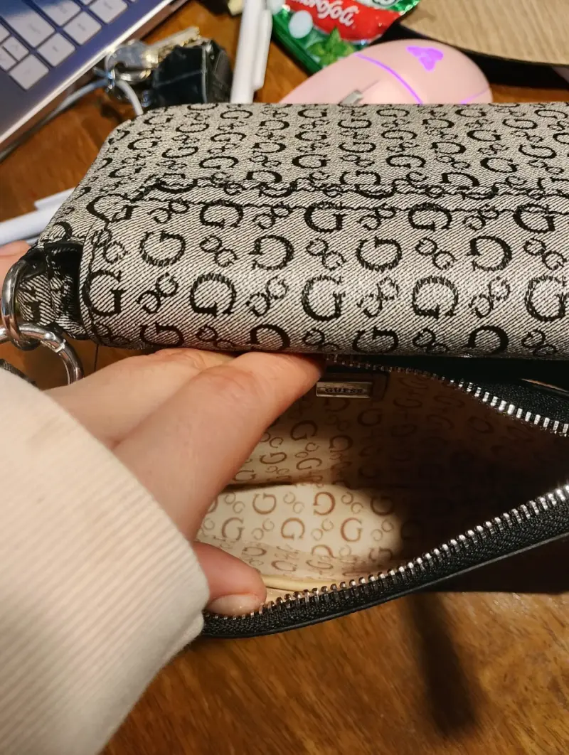 Bolso cruzado, tiene su etiqueta - 4