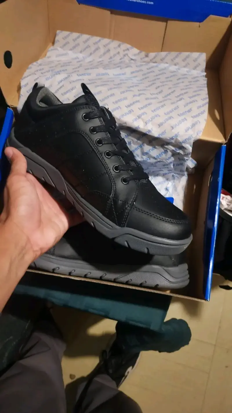 Zapatillas negras nuevas - 3