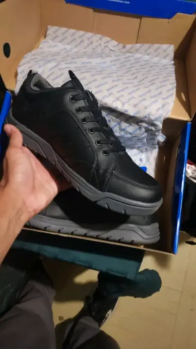Zapatillas negras nuevas - miniatura 3