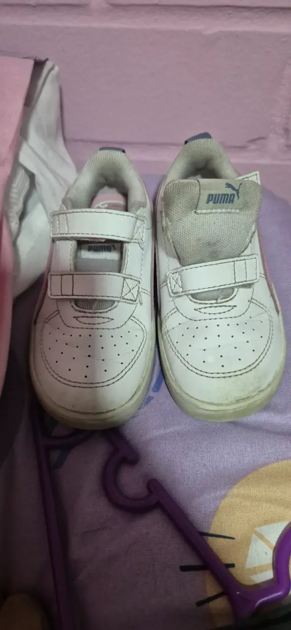 Zapatillas blancas con diseño de puntos - 4