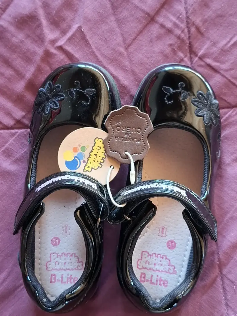 Zapatos negros para niña B-Lite - 1