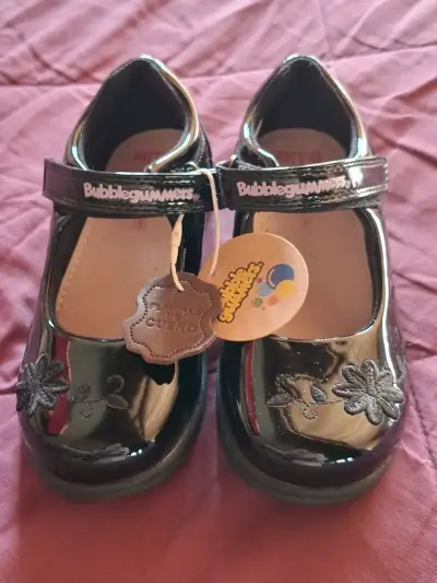 Zapatos negros para niña B-Lite - miniatura 2