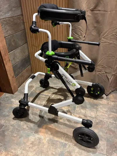 Andador para rehabilitación ajustable - miniatura 1