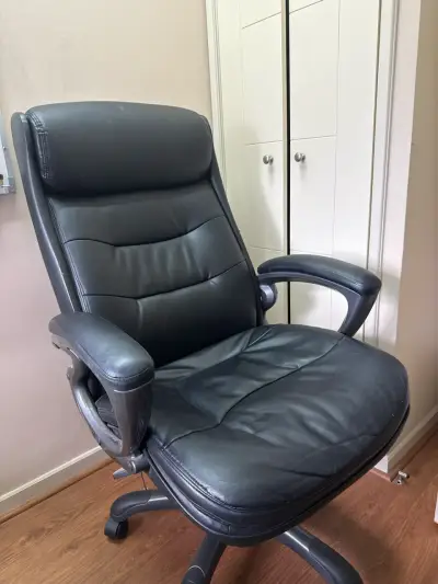 Silla de oficina ejecutiva negra - miniatura 1
